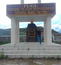 📍 Tugu Toga Aritonang: Scenic Viewpoint Overlooking Lake Toba 🇮🇩