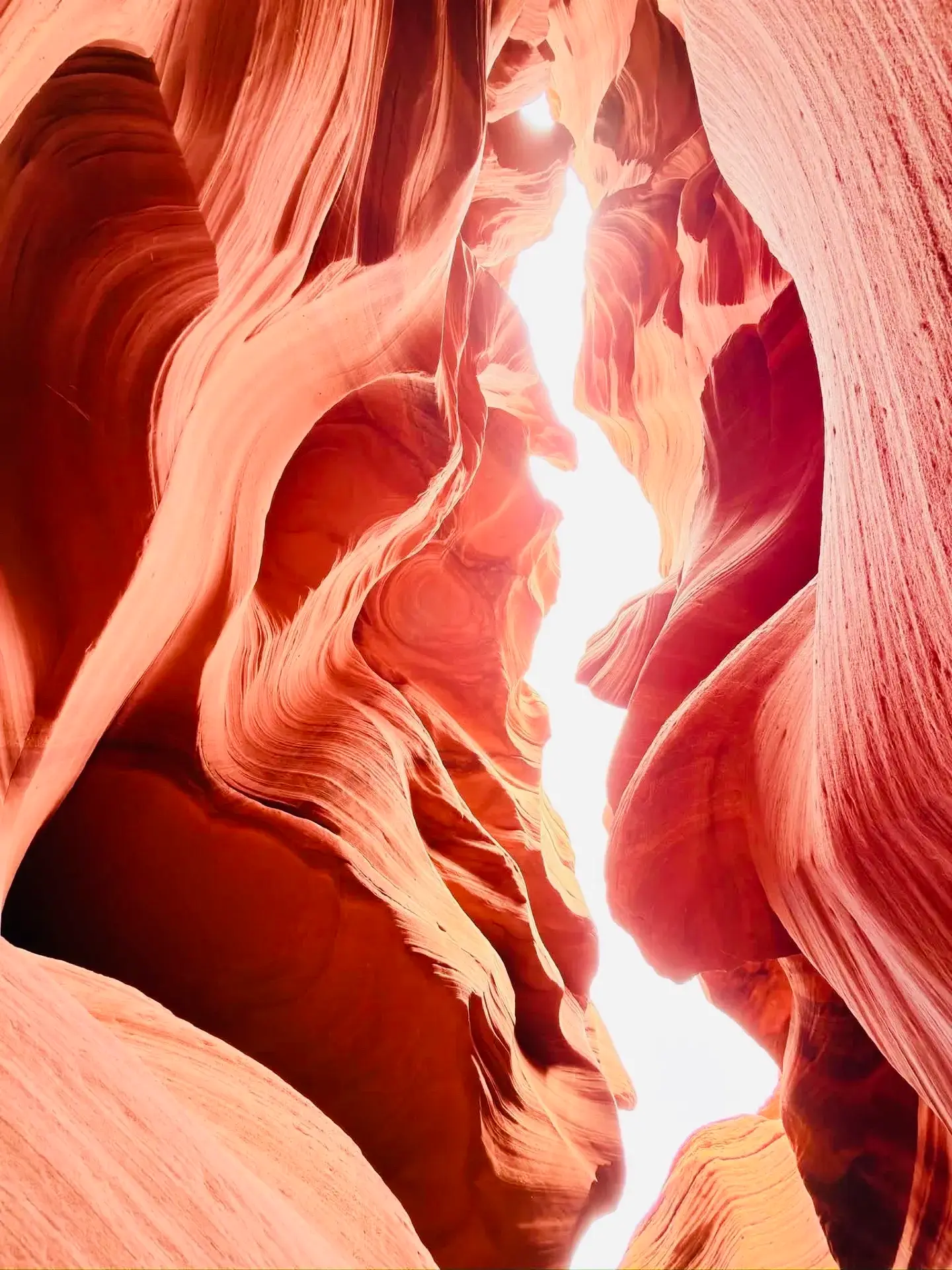 Lower Antelope Canyon | Menjelajahi Keajaiban Seni Pahatan Alam