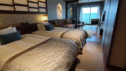 Absolutely stunning private hot spring at Lake Toya! This lake-view suite is simply divine! ♨️ — traveler post in Chitose