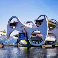 Falkirk Wheel：🎡  蘇格蘭的工程奇蹟，旋轉升降的運河之旅！