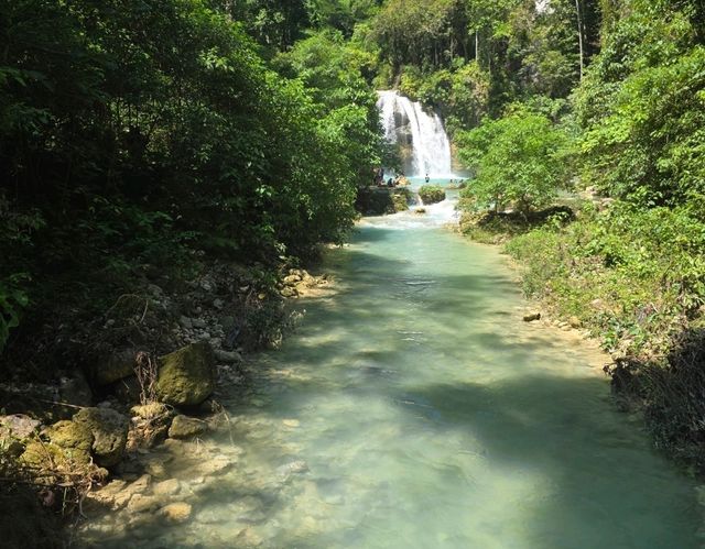 Relaxing day at an amazing waterfall