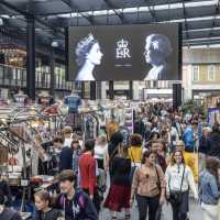 Spitalfields market - energetic atmosphere 