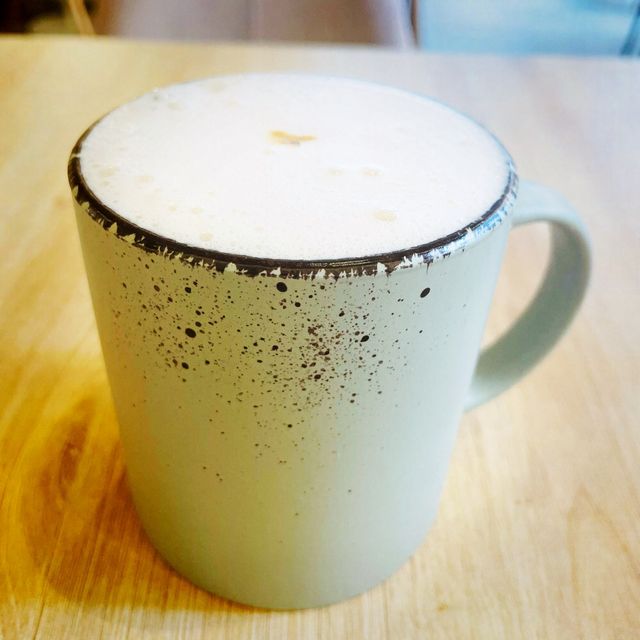 【ジョージア🇬🇪/美味しいワッフルが食べられるカワイイお店🧇☕️】