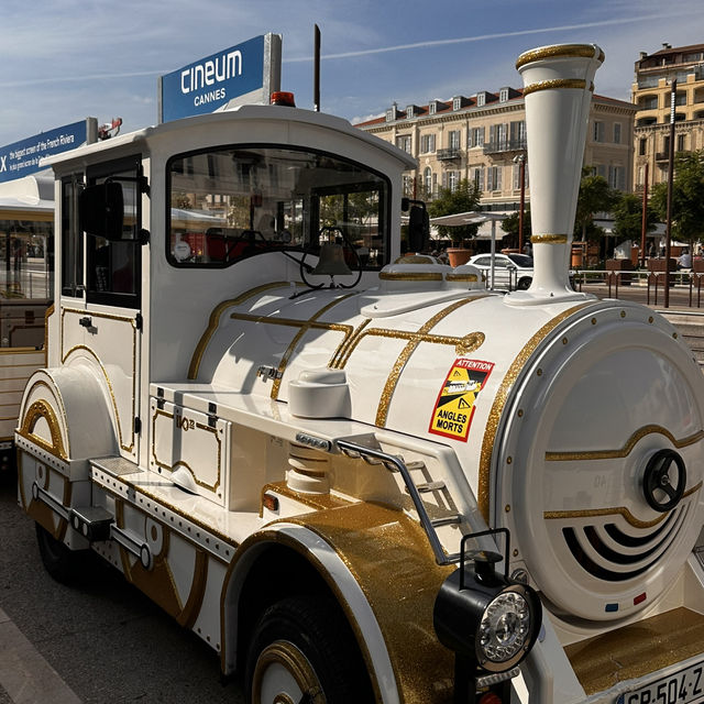 Little train ride in Cannes is so delightful!