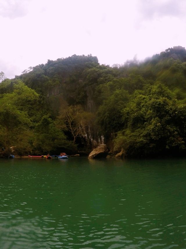 Adventure Awaits: The Dark Cave in Phong Nha 🏞️