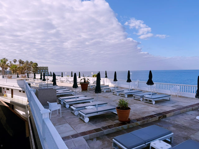 Pearly Grey Ocean Club – Cliffside Comfort in Callao Salvaje