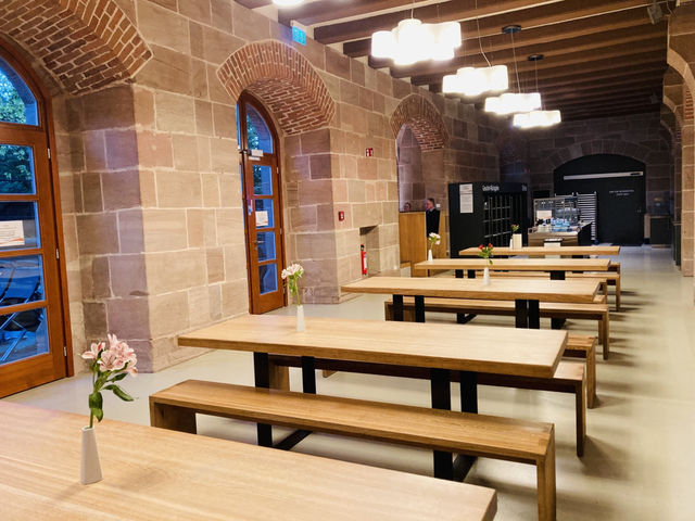 Nürnberg / 元古城のユースホステル！