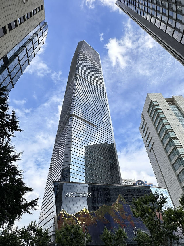 Guide to Shanghai: A Modern Metropolis with Rich History 🇨🇳