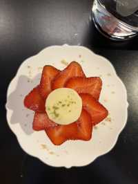 Arles | The brilliant cake shop in Arles with healthy drinks 