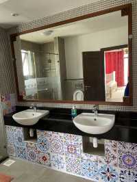 4bedroom all en-suite villa, first row from the beach