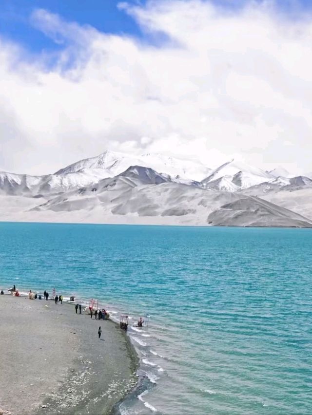 🏔️ Baisha Lake: Xinjiang’s Hidden Mirror of the Kunlun Mountains
