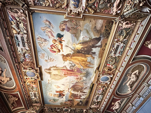 Mesmerising Fredrickborg castle-Rich Danish History