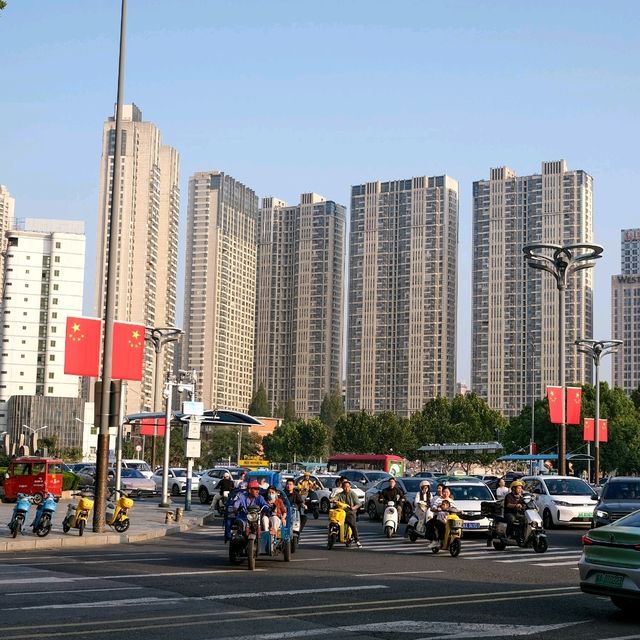 🗿 9 Lions Sculpture: Hefei’s Bold Art Landmark