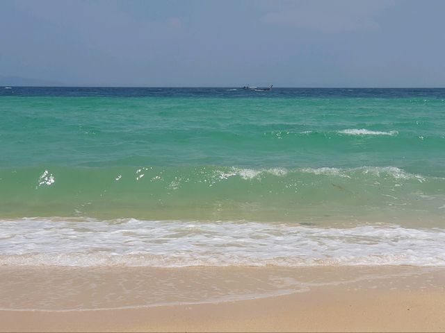 Пляж Лоо Му Ди на Пхи‑Пхи: дикая красота без толп туристов Пляж Лоо Му Ди на Пхи‑Пхи: дикая красота без толп туристов