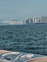 Always believe in the romance of Hong Kong 📸 Victoria Harbour.