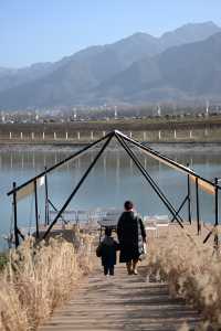 山腳下的小木屋民宿！湖光山色看星星太浪漫了！
