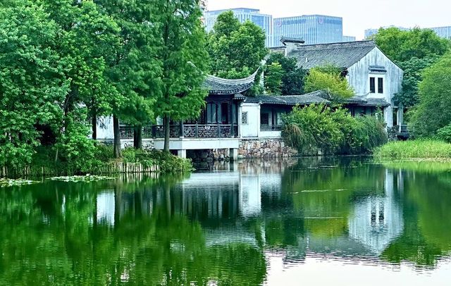 古鎮即酒店，公園是它家花園