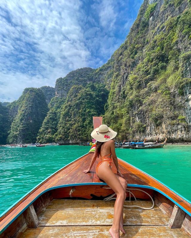 BEST THINGS TO DO IN PHUKET 🇹🇭 

Who is ready to explore beautiful Phuket?😍