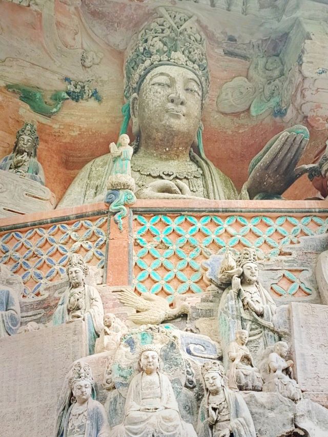 Baoding Shan Grand Impressions: Unique Rock Carvings