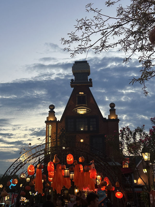 Bangkok's Disney Halloween Vibes at Chocolate Ville