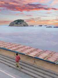 沿海漁村居民的曬海季藏不住了