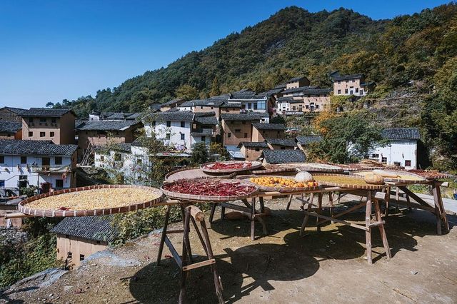 風景如畫的黃山木梨石共村