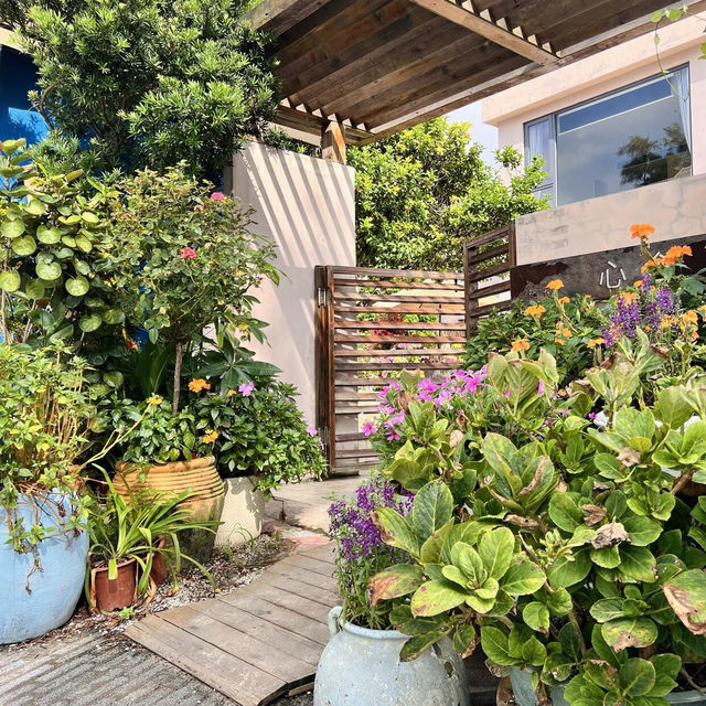 🌊深圳📍較場尾！！平價海景小院好 chill 啊~和男友找到了超級棒的一家海邊民宿，地理位置真的太方便了！😎 