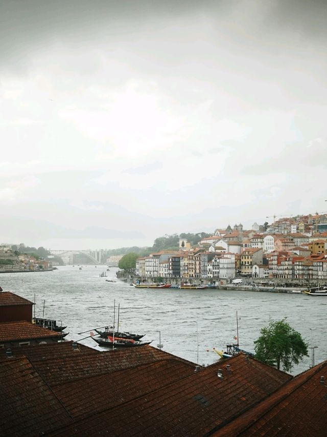 Get drunk in Porto! (Don't!)