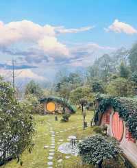 【成都1小時直達｜住進現實版哈比人童話村，私人湯泉+漢服打卡超好拍！】