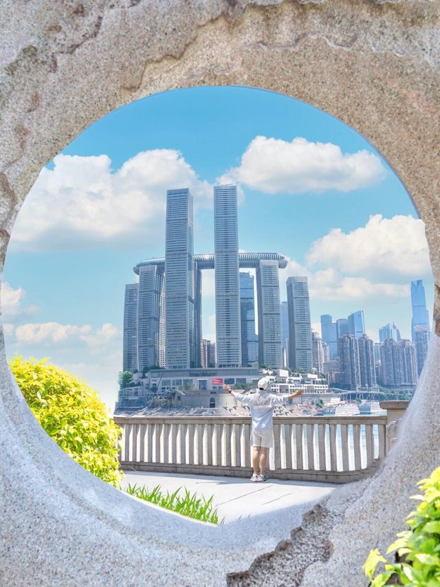 為咗呢輯相，我特登飛咗去重慶