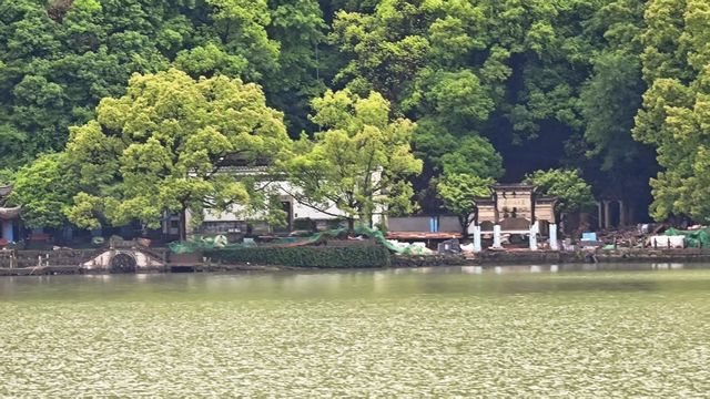 因《富春山居圖》而聞名遐邇的一條江