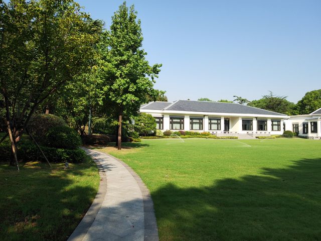 虹迎大草坪