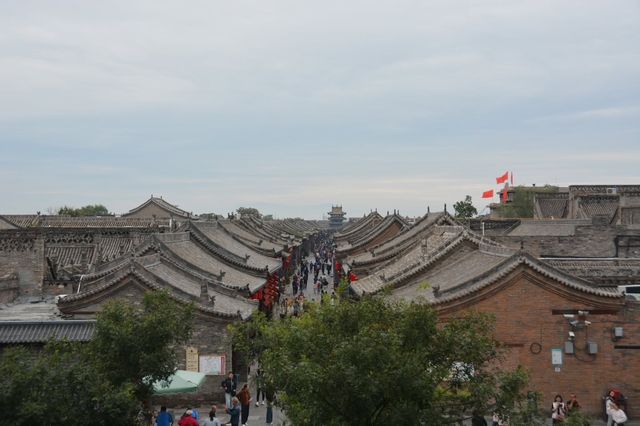 秋染平遙：在古城褶皺裡撿一段慢時光
