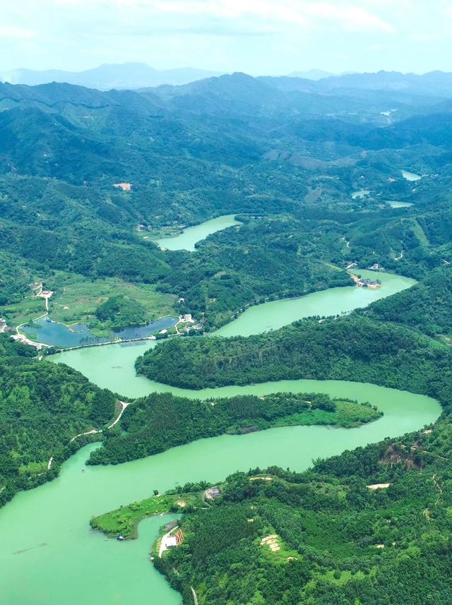 晨霧中的翡翠河