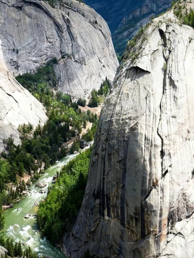 闖進神明打翻的調色盤|可可託海的一天 闖進神明打翻的調色盤|可可託海的一天