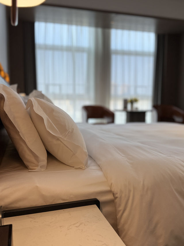 住進「新中式美學酒店」。