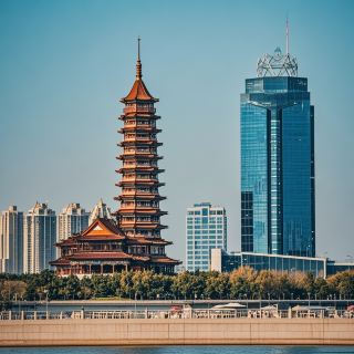 【Panoramic View of Linyi City: Red Hometown, City of Mountains and Rivers】 Day 1: Red Culture Tour Morning: East China Revolutionary Martyrs Cemetery Linyi, as an old revolutionary base area,