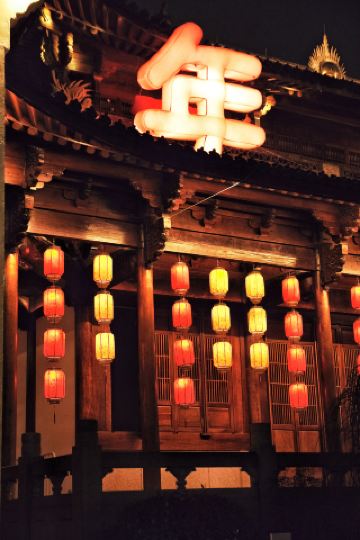 Waking up at the racetrack hotel, with racing cars speeding outside the window｜How to spend two days and one night in Shaoxing