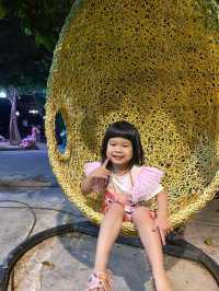 นั่งชิลล์  ยามเย็น ที่ mango house cafe&restaurant