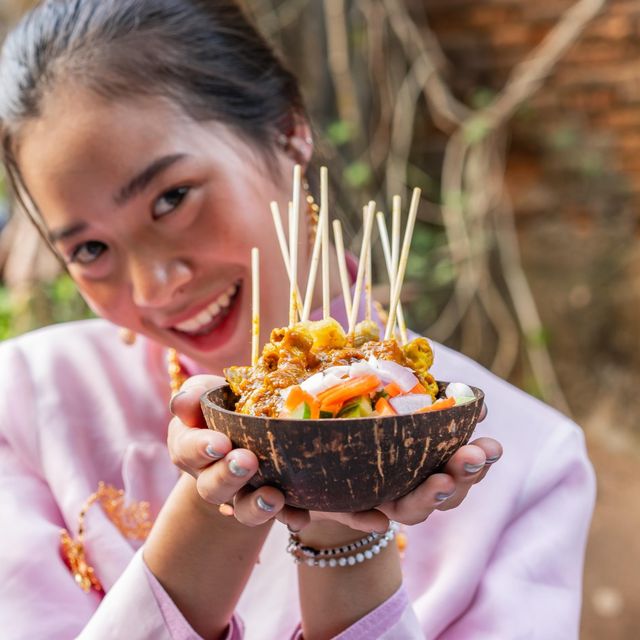ถนนคนเดินย้อนยุคตะกั่วป่า กินขนม ชมเมืองเก่า