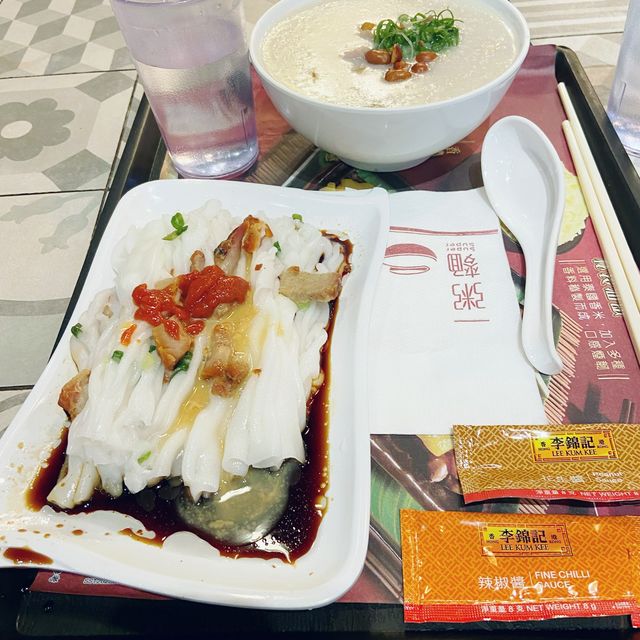 花生醬叉燒腸加生滾雞肉腸粥， 正！