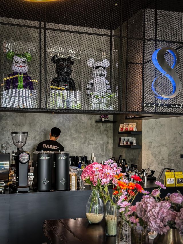 🥤รีวิวคาเฟ่ : Eight Cafe กรุงเทพกรีฑา 
