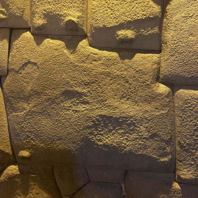 페루 쿠스코에서 꼭 봐야하는 골목 안 12각돌 🪨