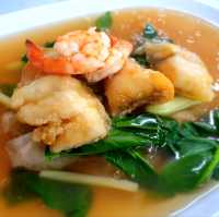 กระเพราเป็ดย่าง ต้องร้านนี้เลย
