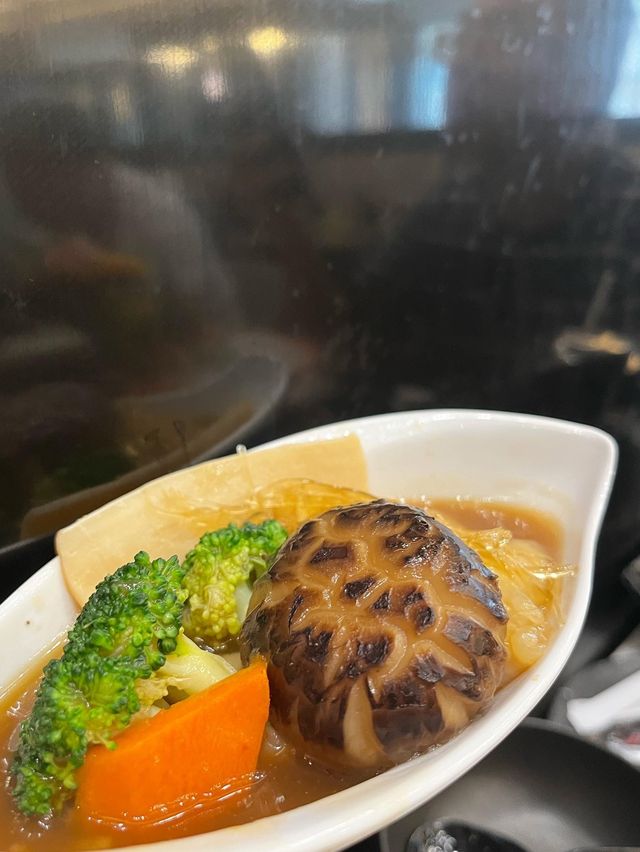 被譽為香港最多嘢食嘅放題~