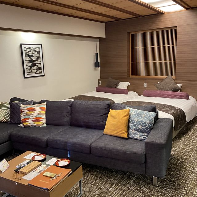 嬉野温泉「萬象閣敷島」リニューアルされた木のギャラリー敷島和洋室（corner room）宿泊記