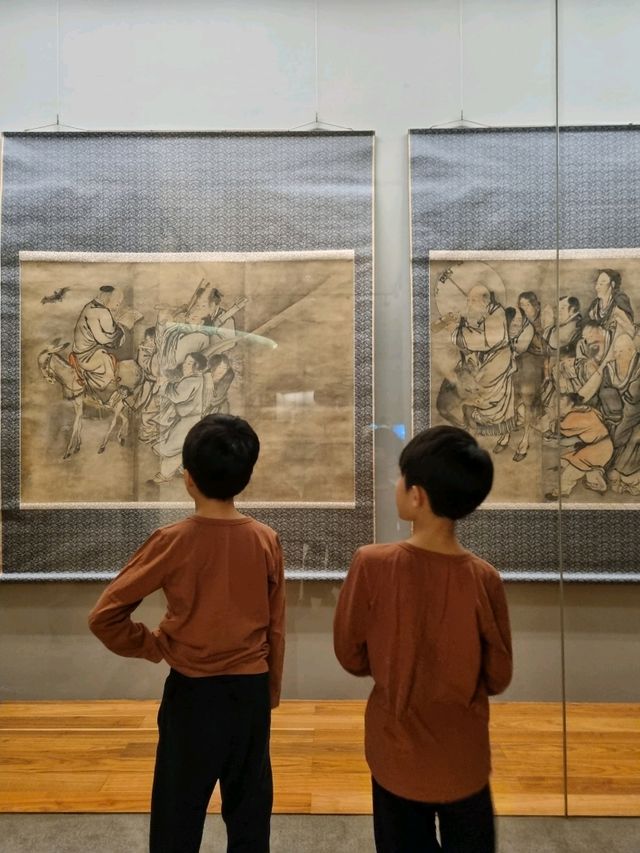 모던한 분위기 속 국보들을 만날 수 있는 미술관