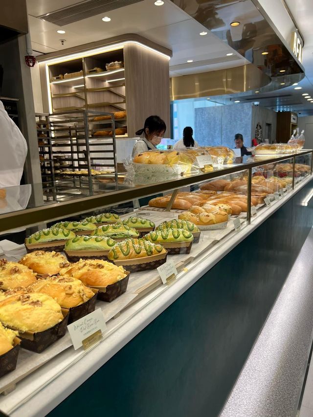 【屯門新麵包店】荳子烘焙：新鮮麵包種類多，快捷服務