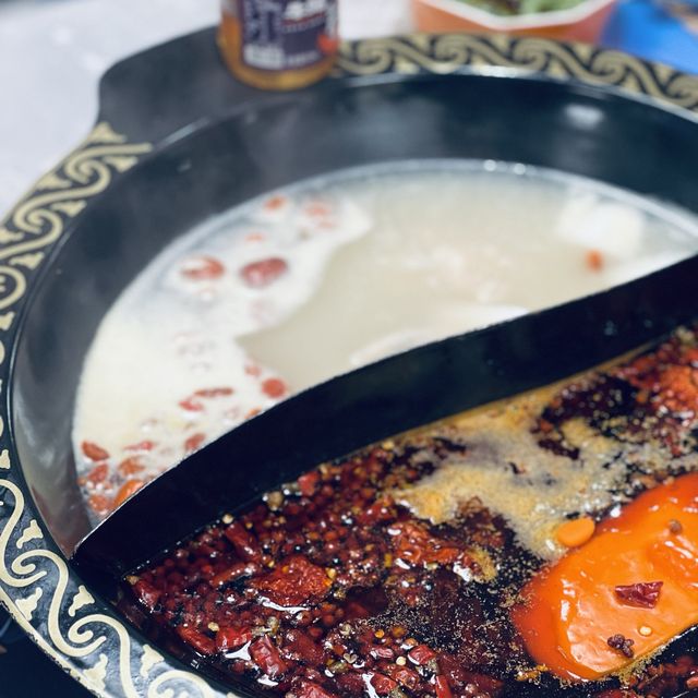 #牛站（駅）麻辣火鍋放題