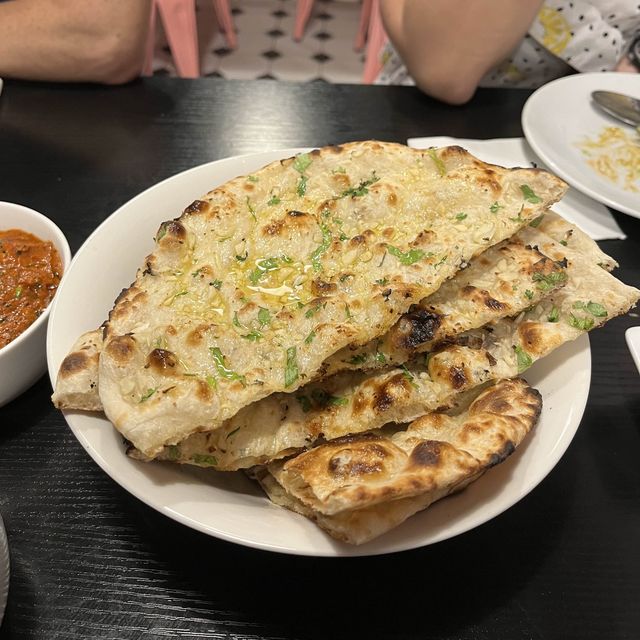 Yummy naan! 